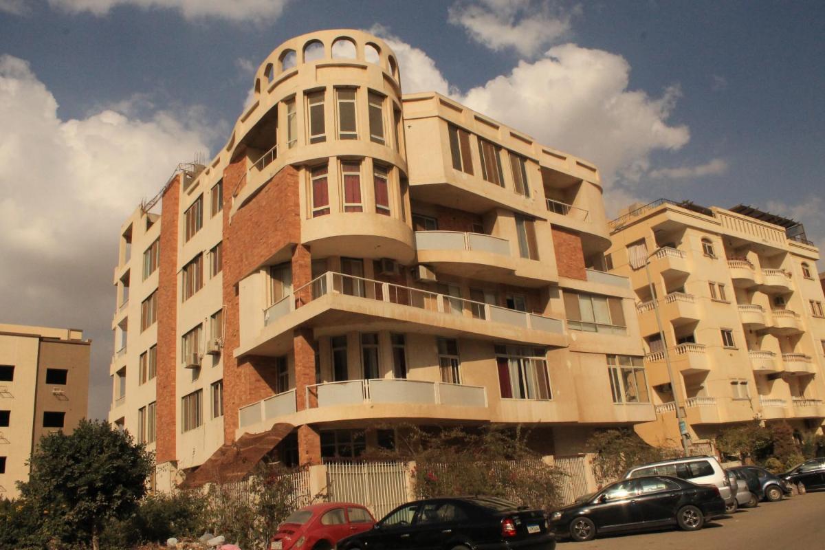 610 residents - Housity