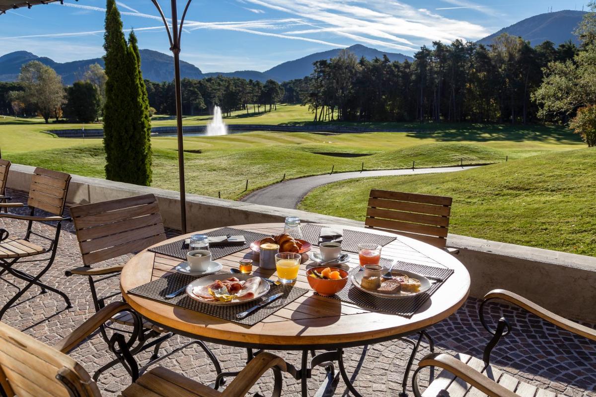 Vue générale sur la montagne ou vue sur la montagne depuis l'hôtel