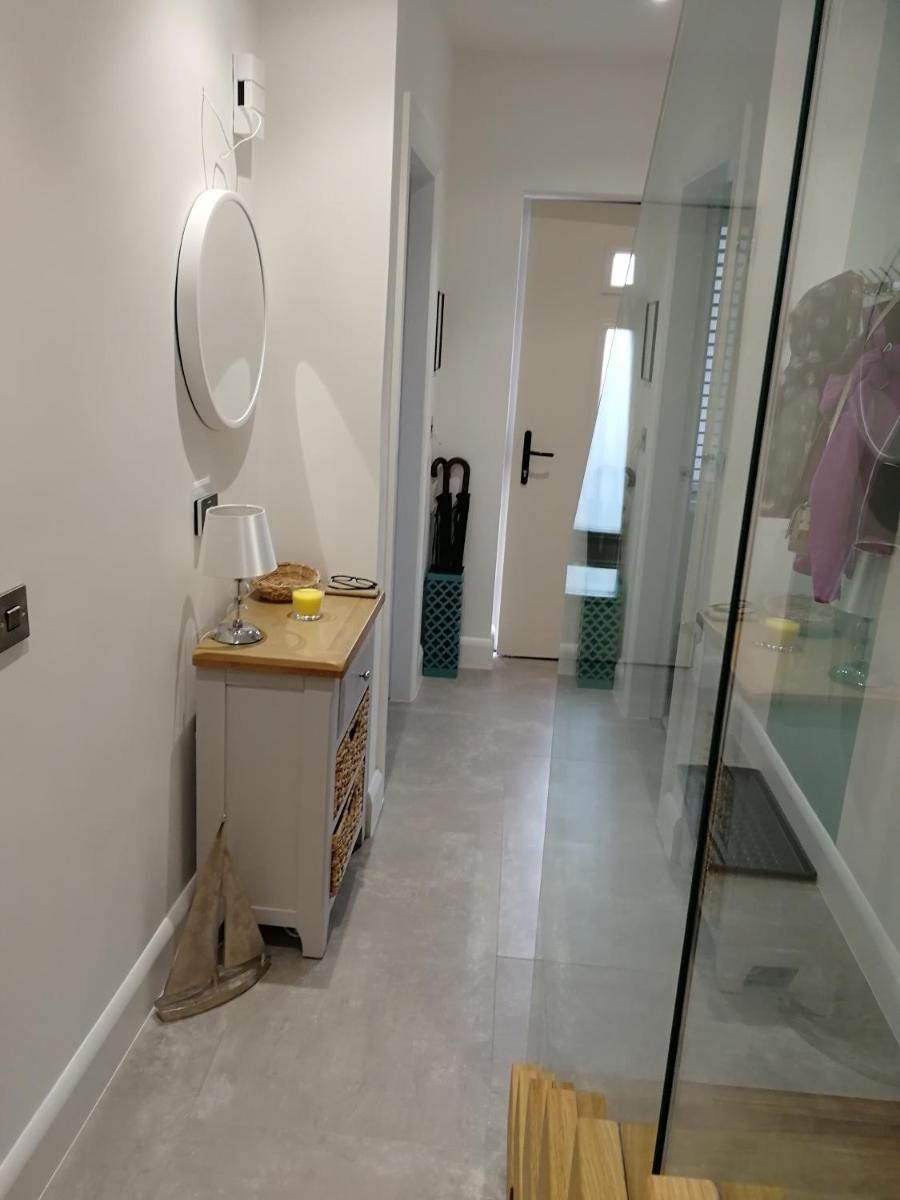 Portrush luxury apartment, Currangate - Hizvo