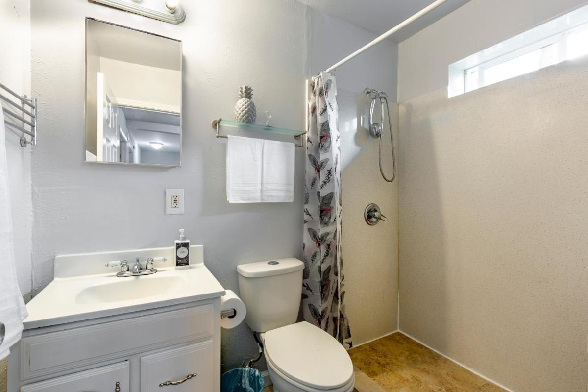 @ Marbella Lane 2BR House in Downtown Redwood City - Housity