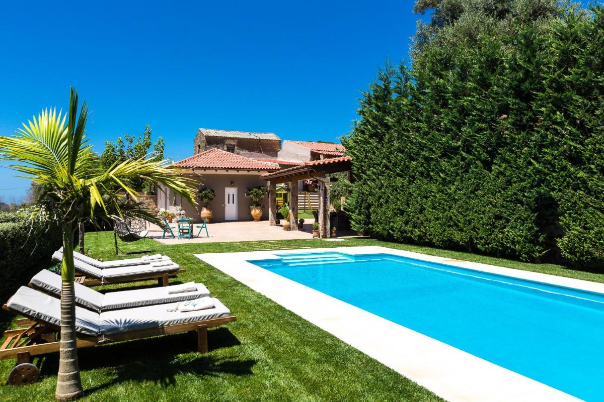 Epimenidis House - Housity