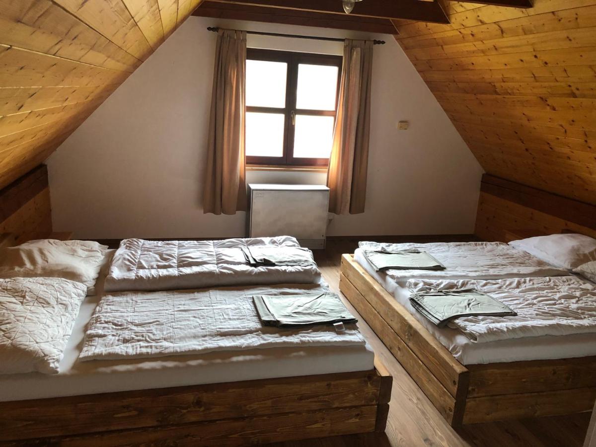 Chalupy v Podkrkonoší- Chalupa Oto, Chalupa Prade - Housity