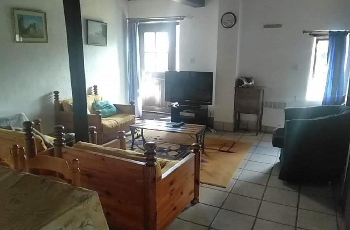 1 of 3 superb gites with pool in the Mayenne area. - Housity