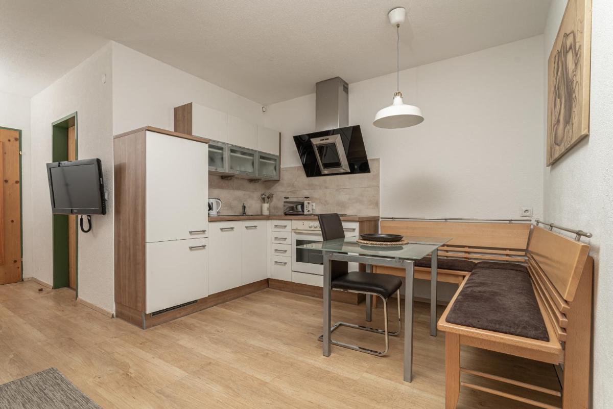 Apart Life - Housity