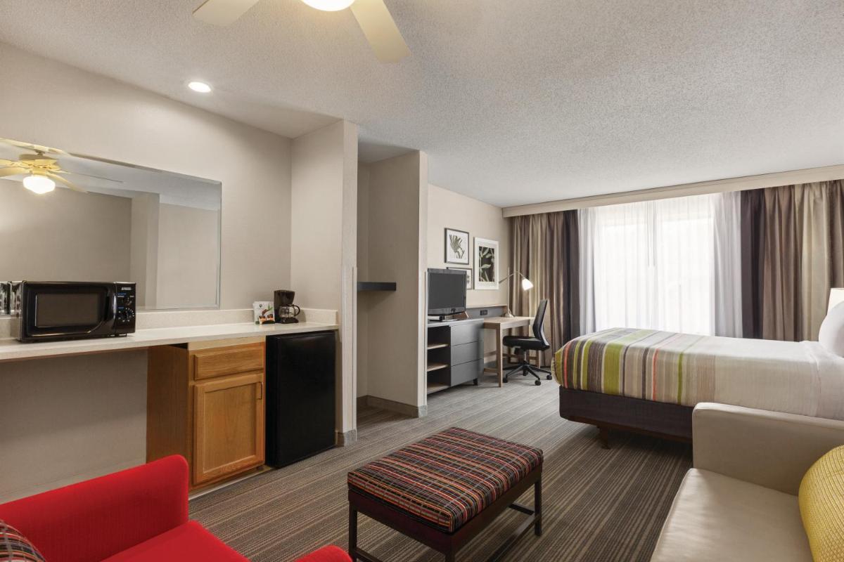Country Inn & Suites by Radisson, Beaufort West, SC - Housity