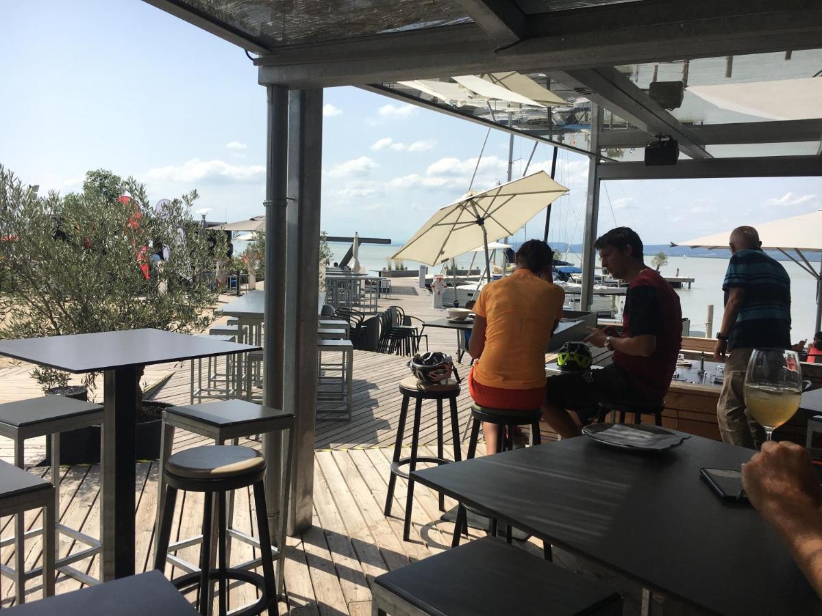 Bootshaus am See - Housity