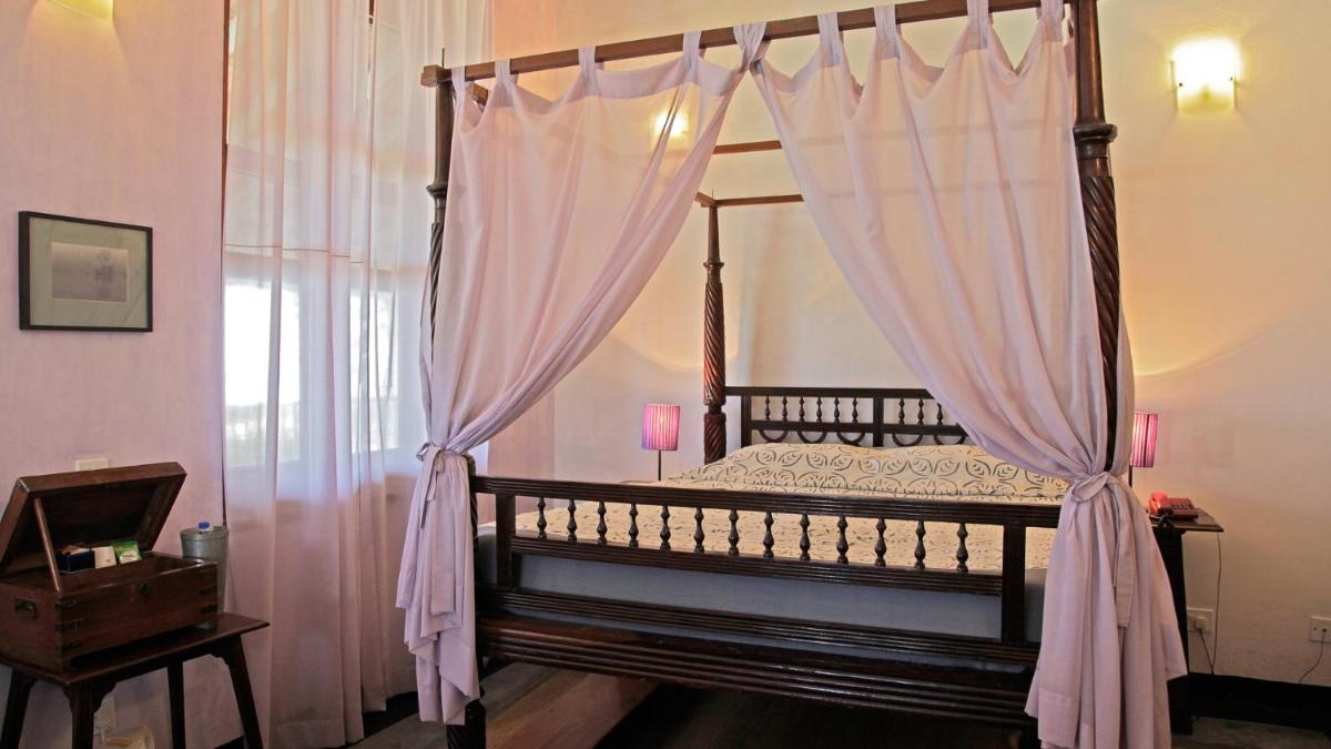 Neemrana's - Bungalow on The Beach - Housity