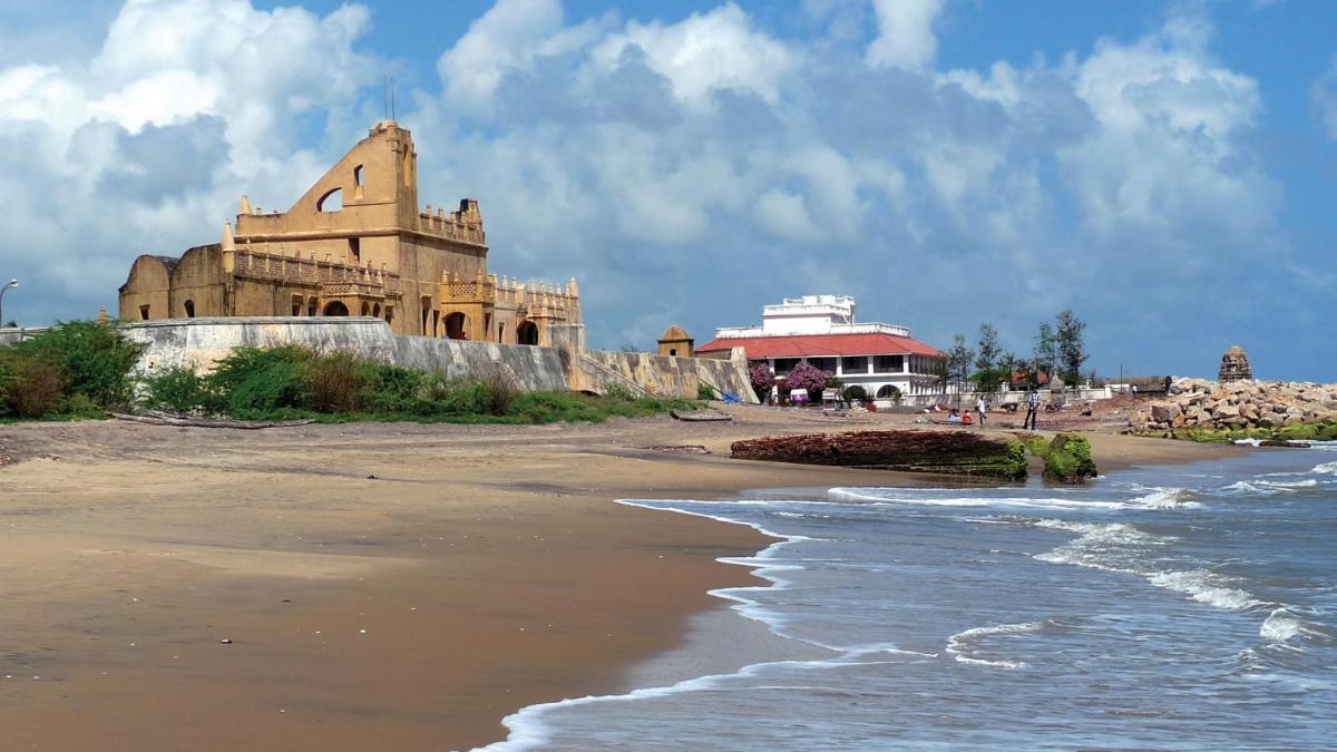 Neemrana's - Bungalow on The Beach - Housity