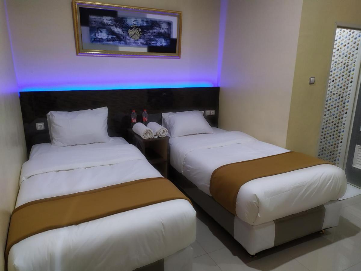 Hotel Grand Royal - Housity
