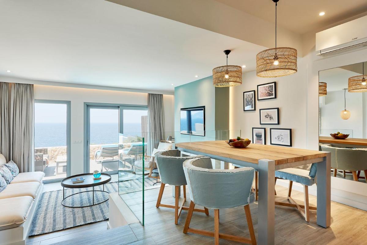 Zona de estar de 7Pines Resort Ibiza, part of Destination by Hyatt