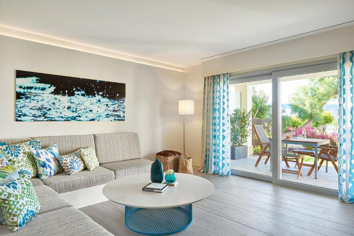 Zona de estar de 7Pines Resort Ibiza, part of Destination by Hyatt