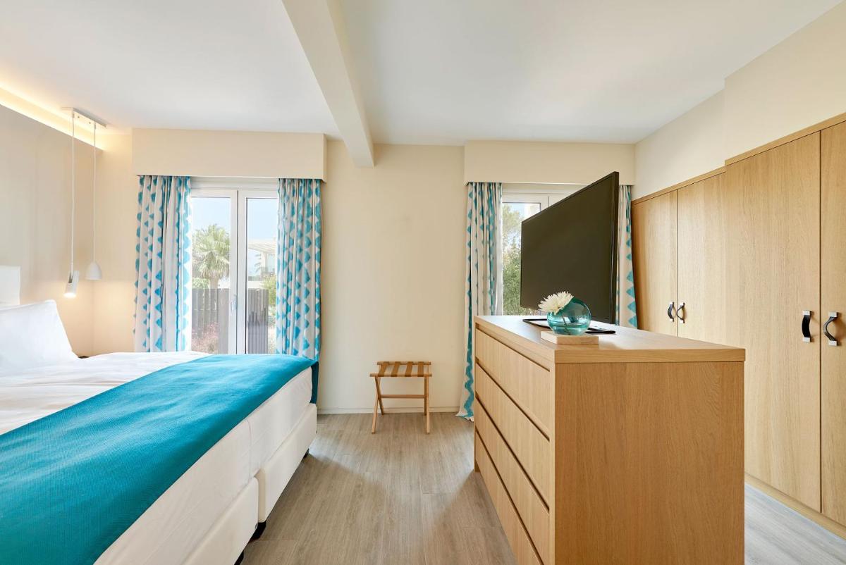 Cama o camas de una habitación en 7Pines Resort Ibiza, part of Destination by Hyatt