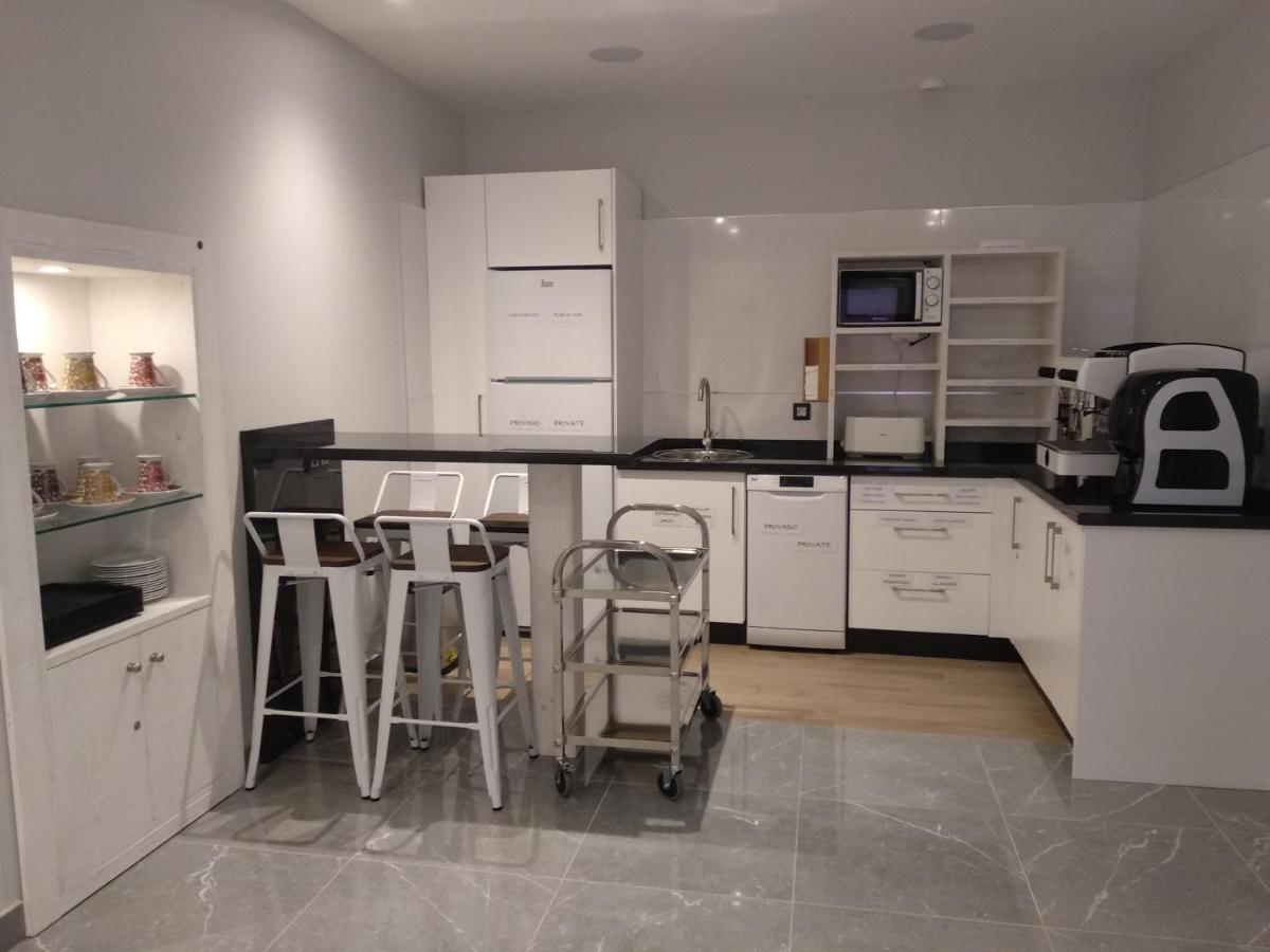 Hostal Canton Plaza - Housity