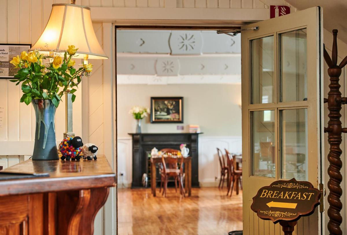Hylands Burren Hotel - Housity