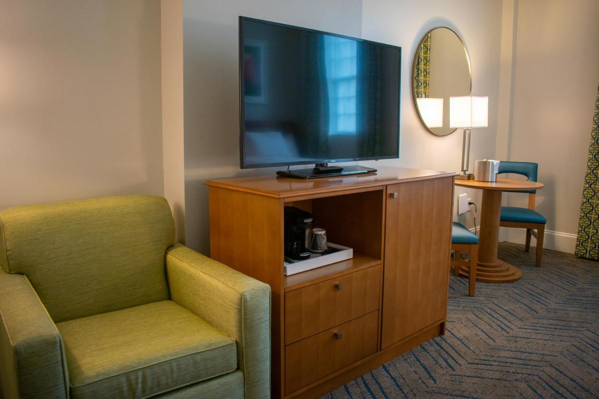 Oasis Resort Gulfport - Housity