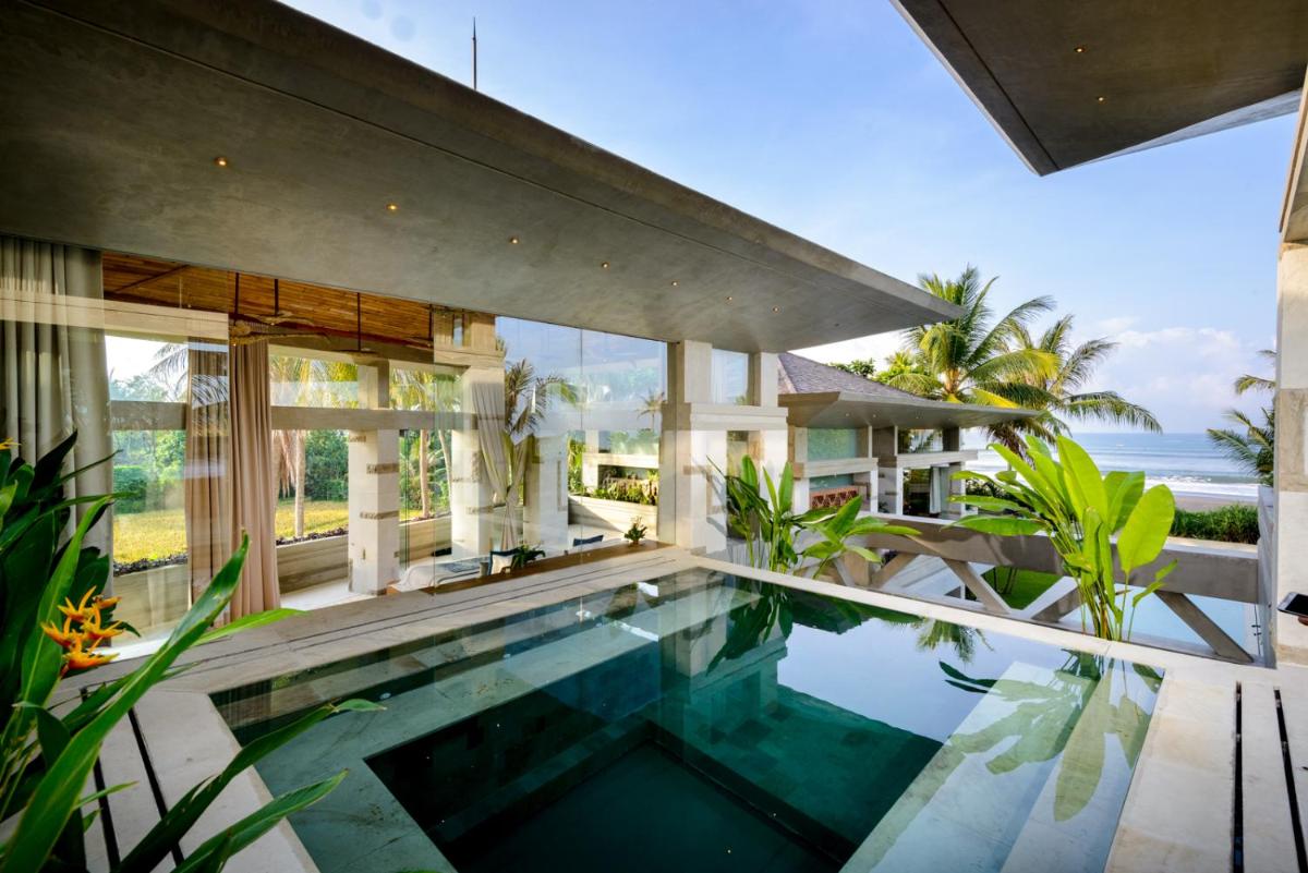 Villa Vedas - 50m to Batu Tampih Beach - Housity