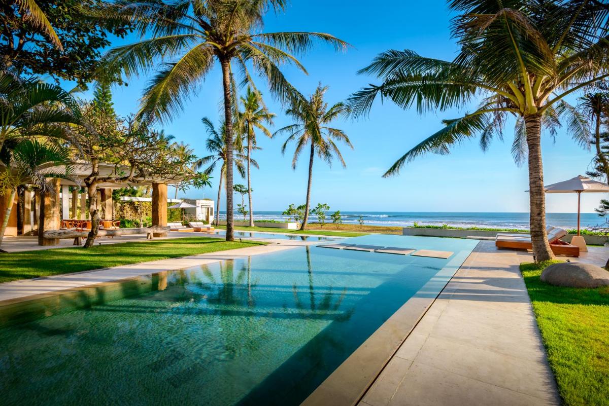 Villa Vedas - 50m to Batu Tampih Beach - Housity