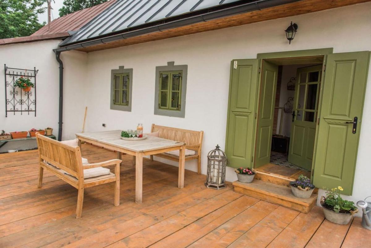 Nebo nad Štiavnicou - zelená chalupa s výhľadom - Housity