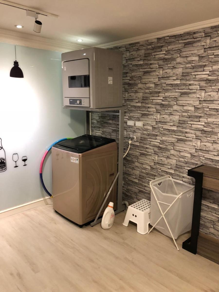 MRT Hotel - Housity