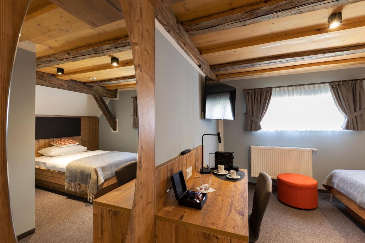 Aston‘s Hotel - Housity