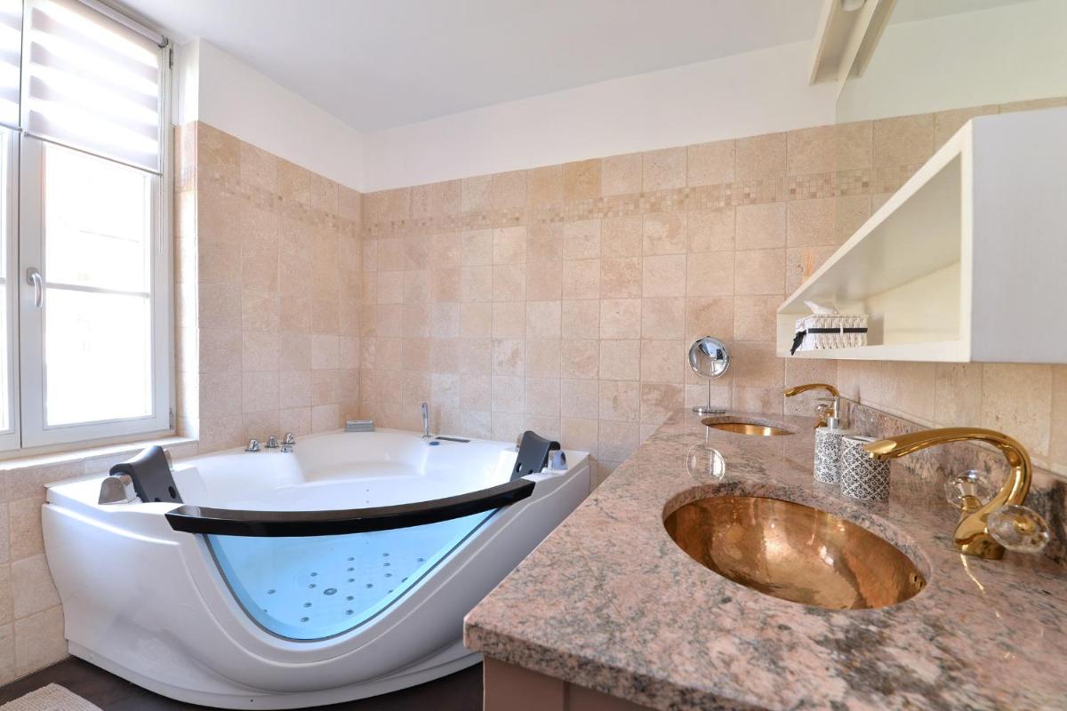 Marquisat de Vauban - Exclusive home - Housity