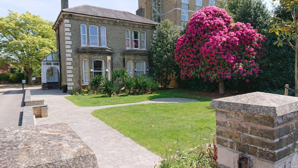 The Elizabeth House Hotel - Housity