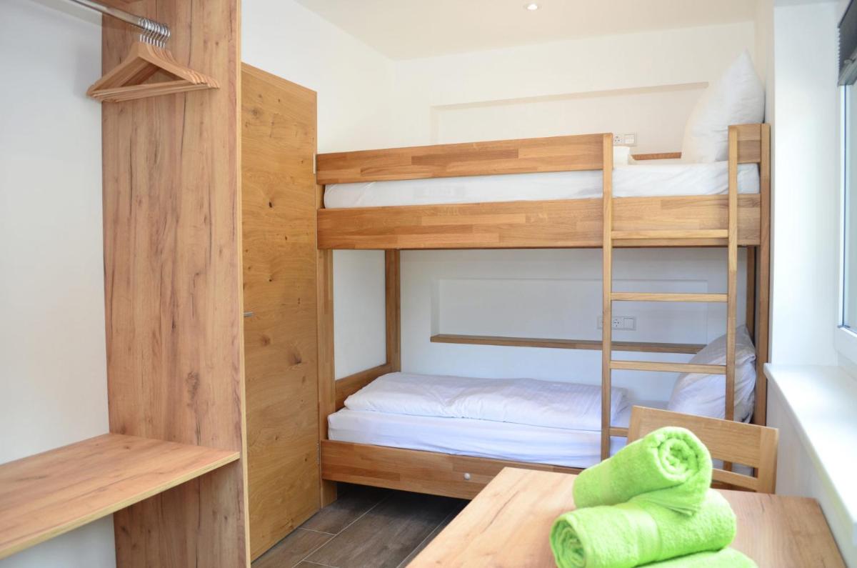 Ferienwohnung Longastubn - Housity