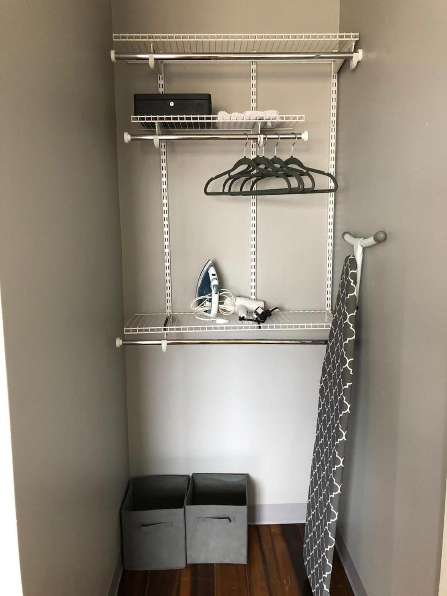 Suitetrails - Le Zo Vacations - Spacious Modern Apartment with Patio