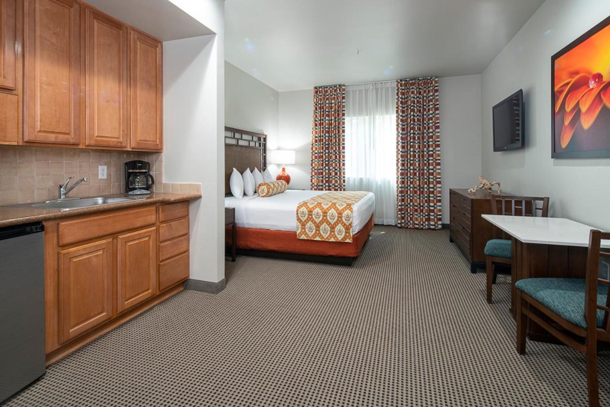 Tahiti All-Suite Resort - Housity