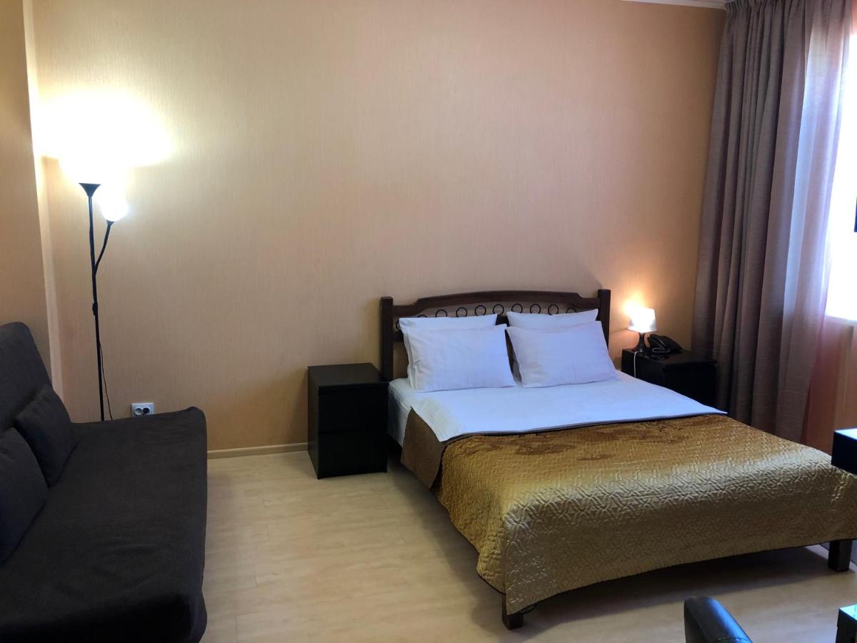 Parallel Hotel - Housity