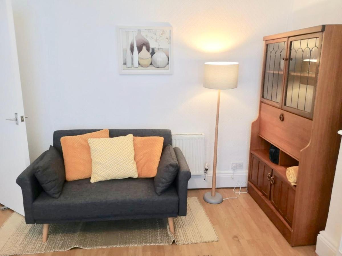 Suitetrails - SPACIOUS 2 BEDROOM apartment with FREE PARKING