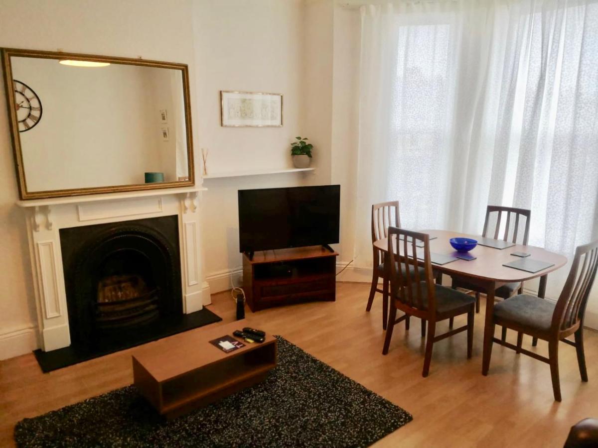 Suitetrails - SPACIOUS 2 BEDROOM apartment with FREE PARKING