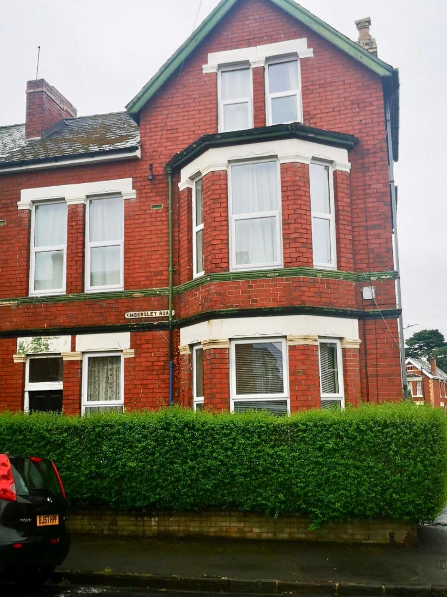 Suitetrails - SPACIOUS 2 BEDROOM apartment with FREE PARKING