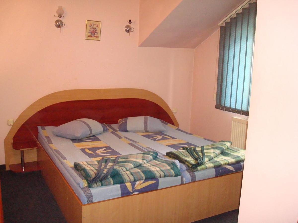 Pensiunea Marc - Housity