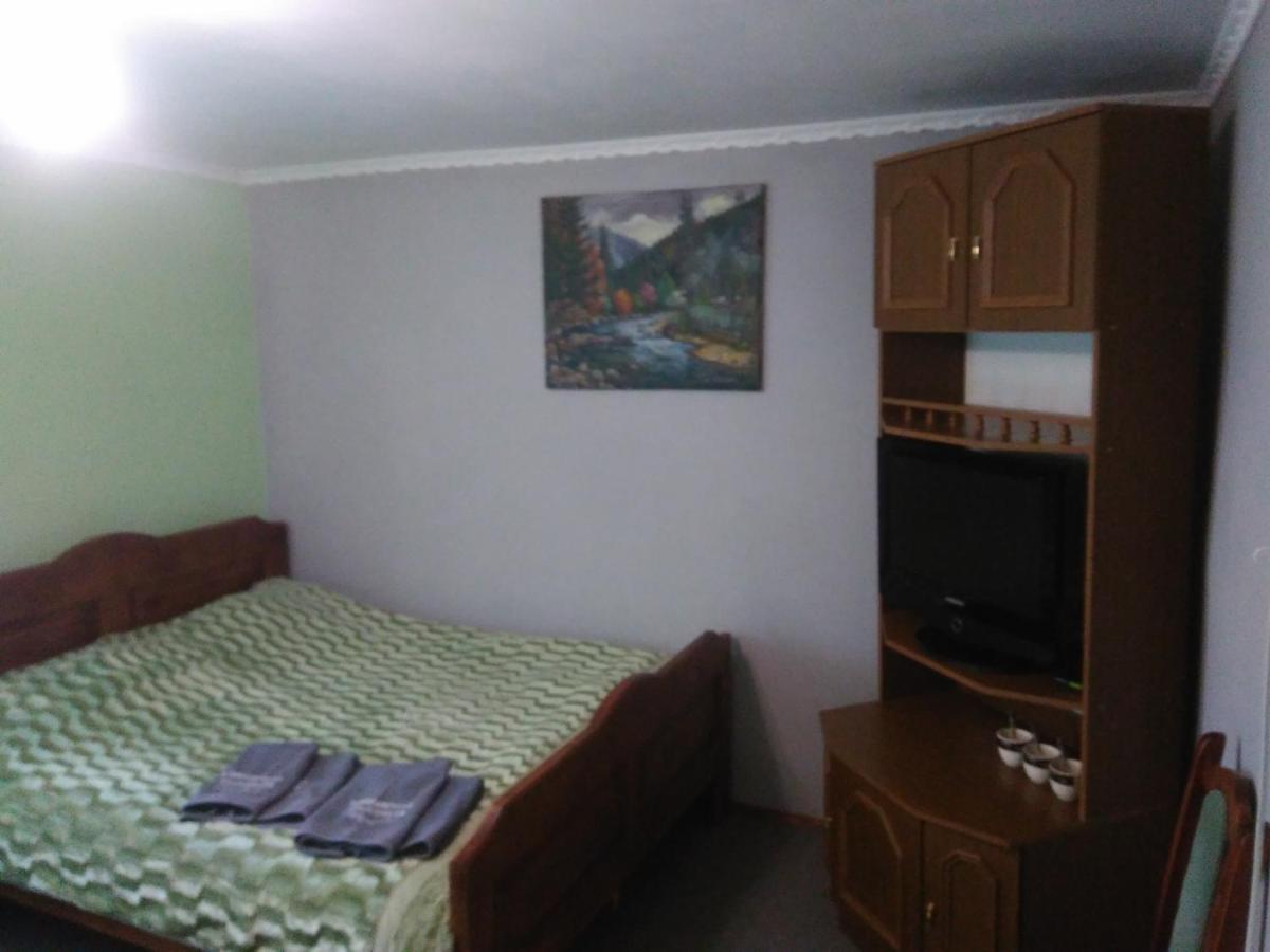 Synevyrske Perehrestya - Housity