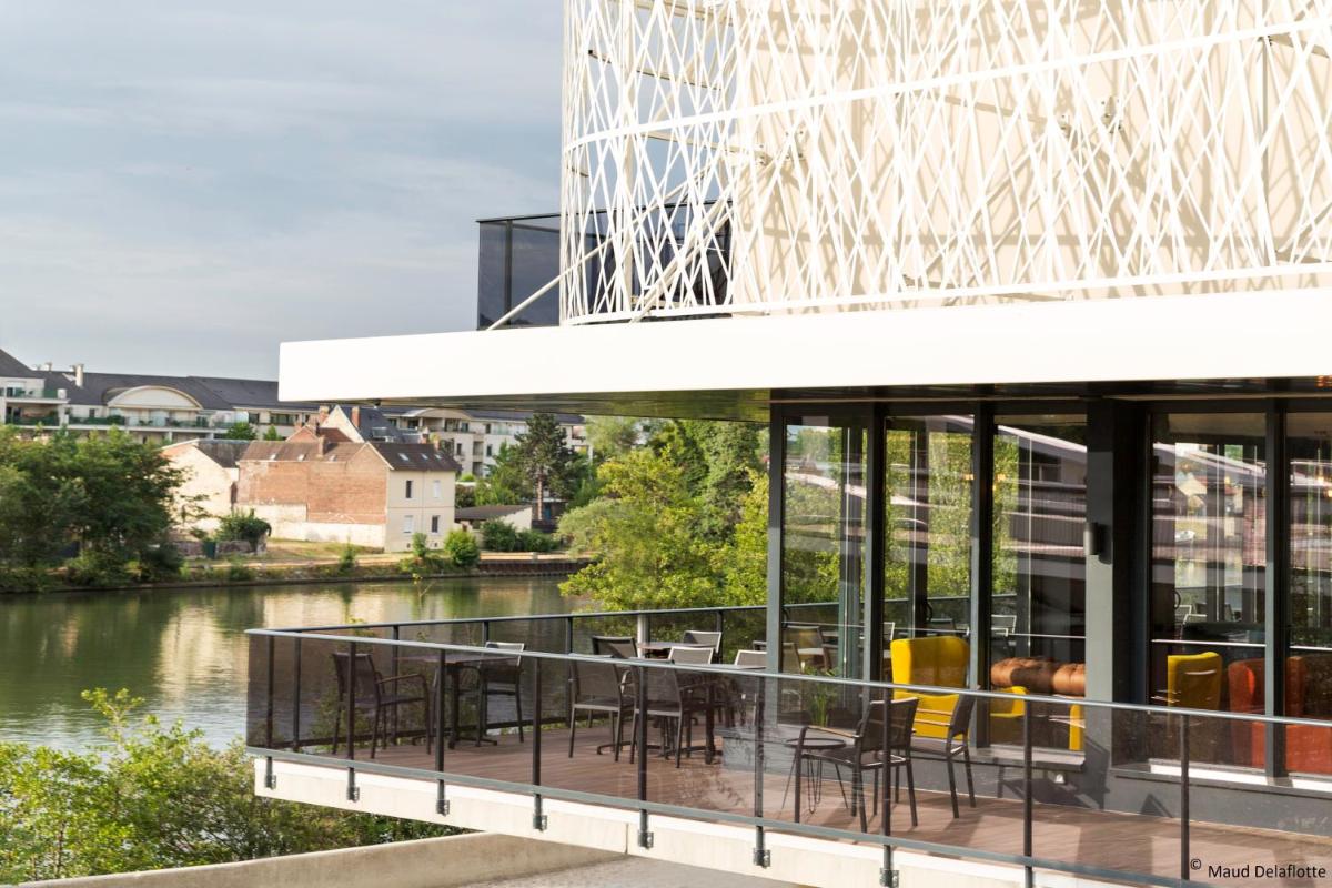 Vue sur la rivière ou le fleuve situé(e) à proximité de l'hôtel