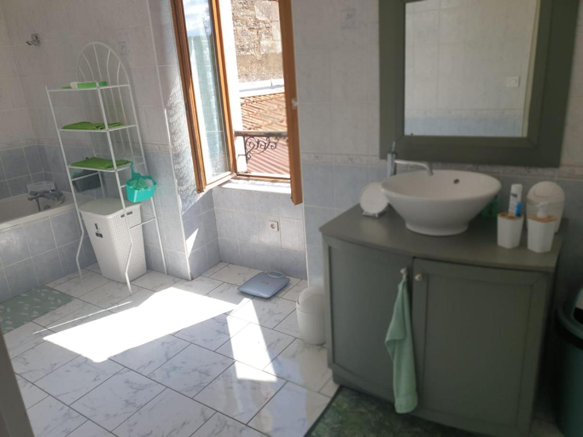 Bella Vista - Housity