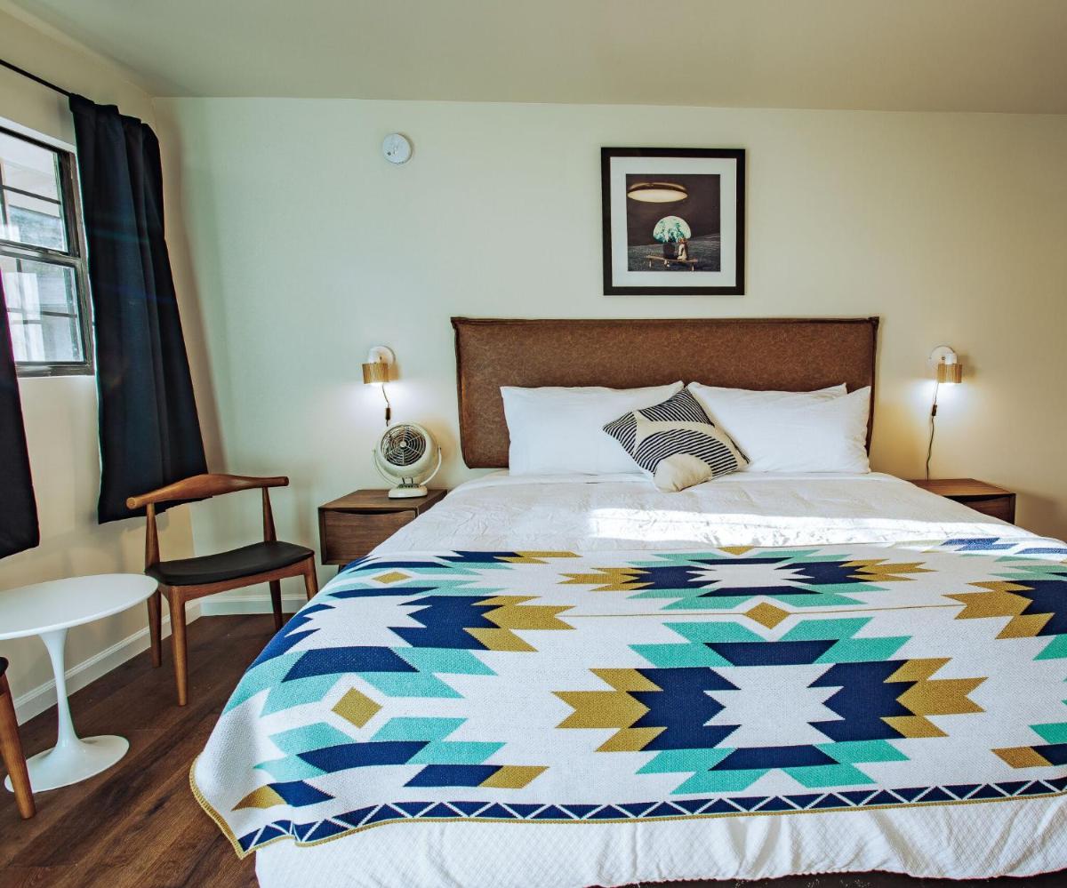 Stonewall Motor Lodge - Housity