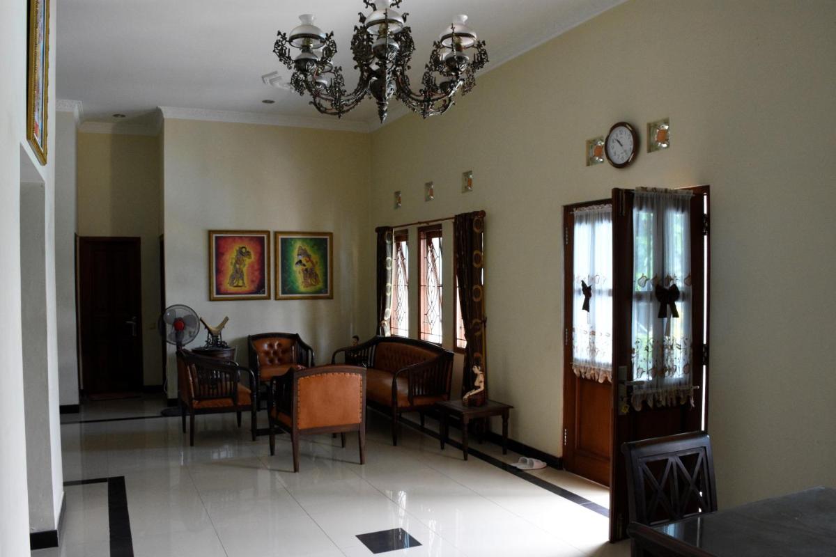 Villa Ditya - Luxury villa near Yogyakarta - Housity