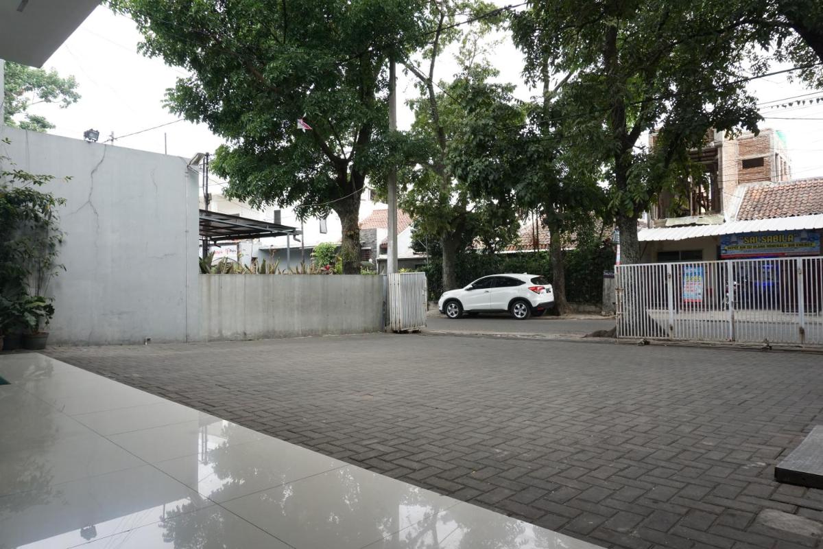 Residences by RedDoorz Syariah @ Buah Batu - Housity