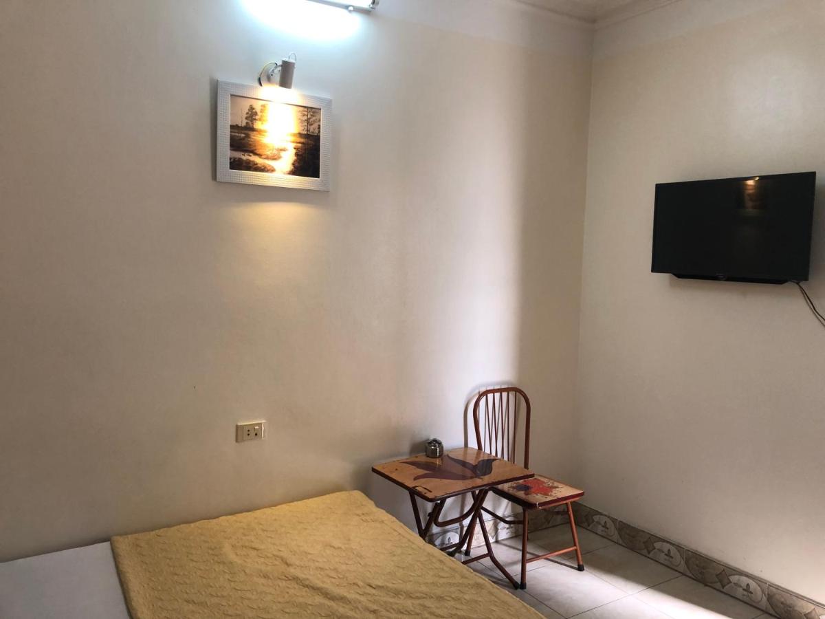 V A Motel - Housity