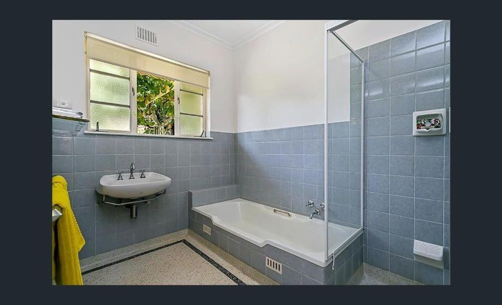 Stunning house with beautiful entertainment area!! - Housity