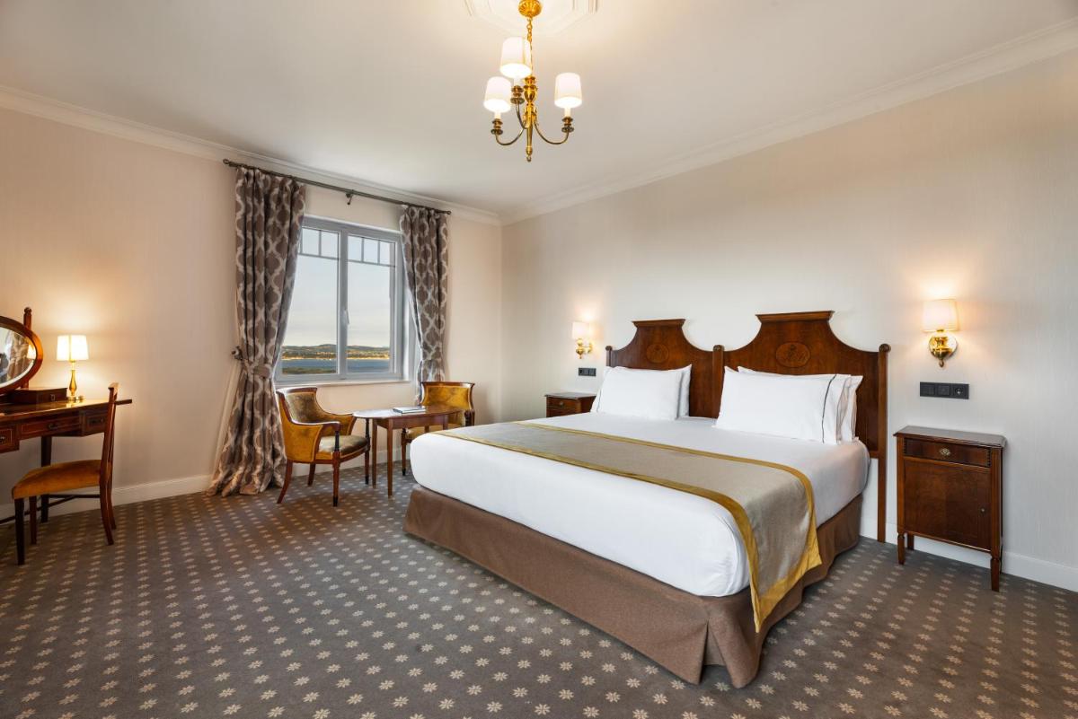 Cama o camas de una habitación en Eurostars Hotel Real