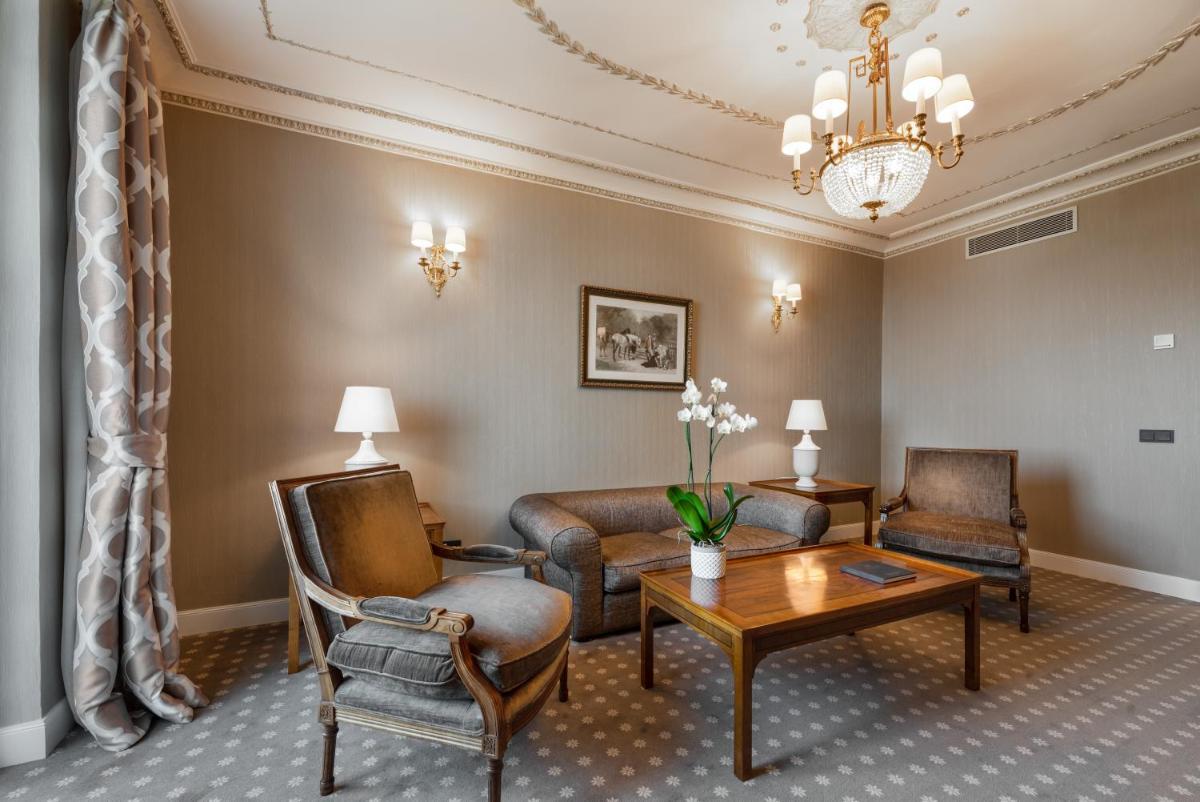 Zona de estar de Eurostars Hotel Real