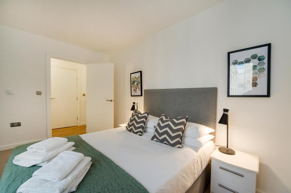 Greenwich Two Bedroom Apartments - Housity