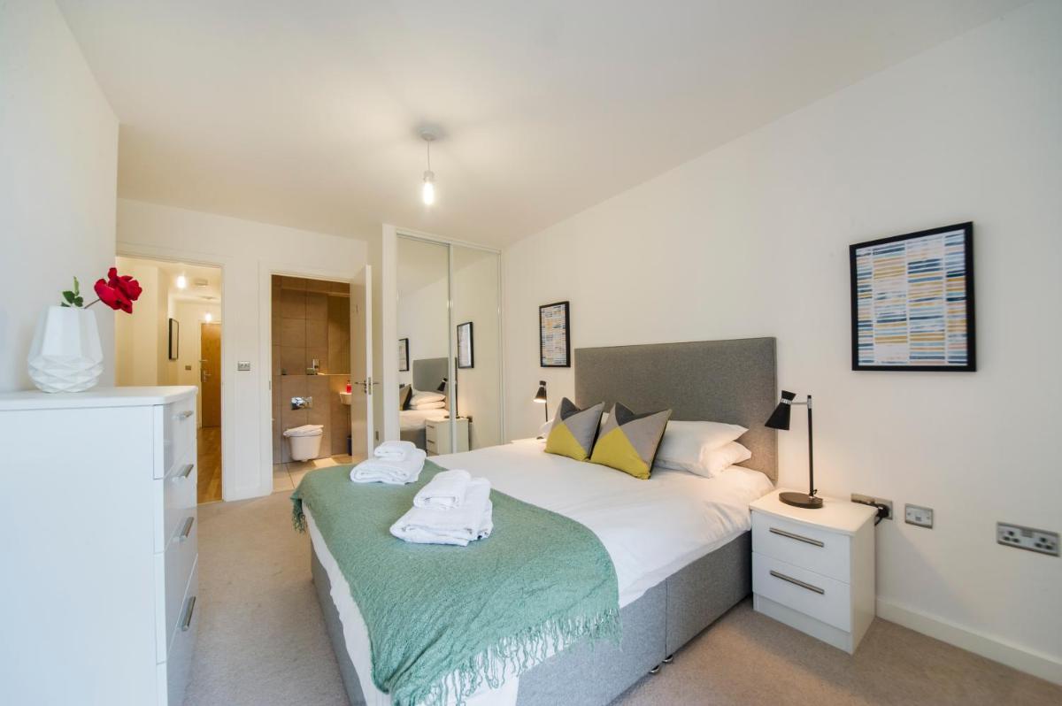 Greenwich Two Bedroom Apartments - Housity