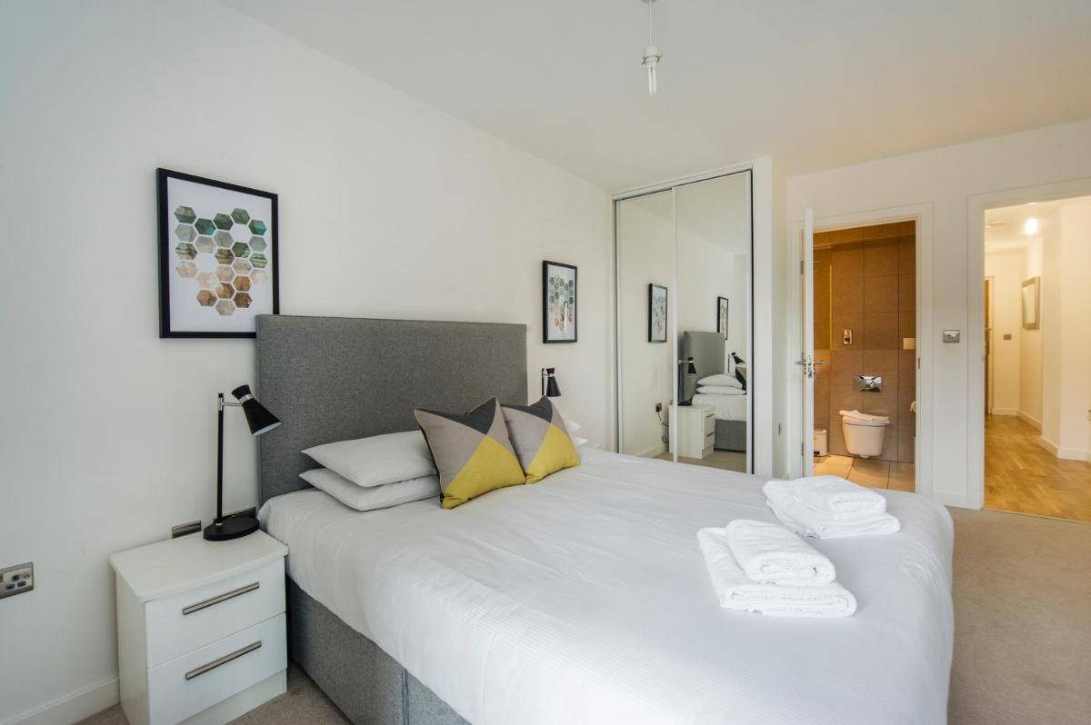 Greenwich Two Bedroom Apartments - Housity