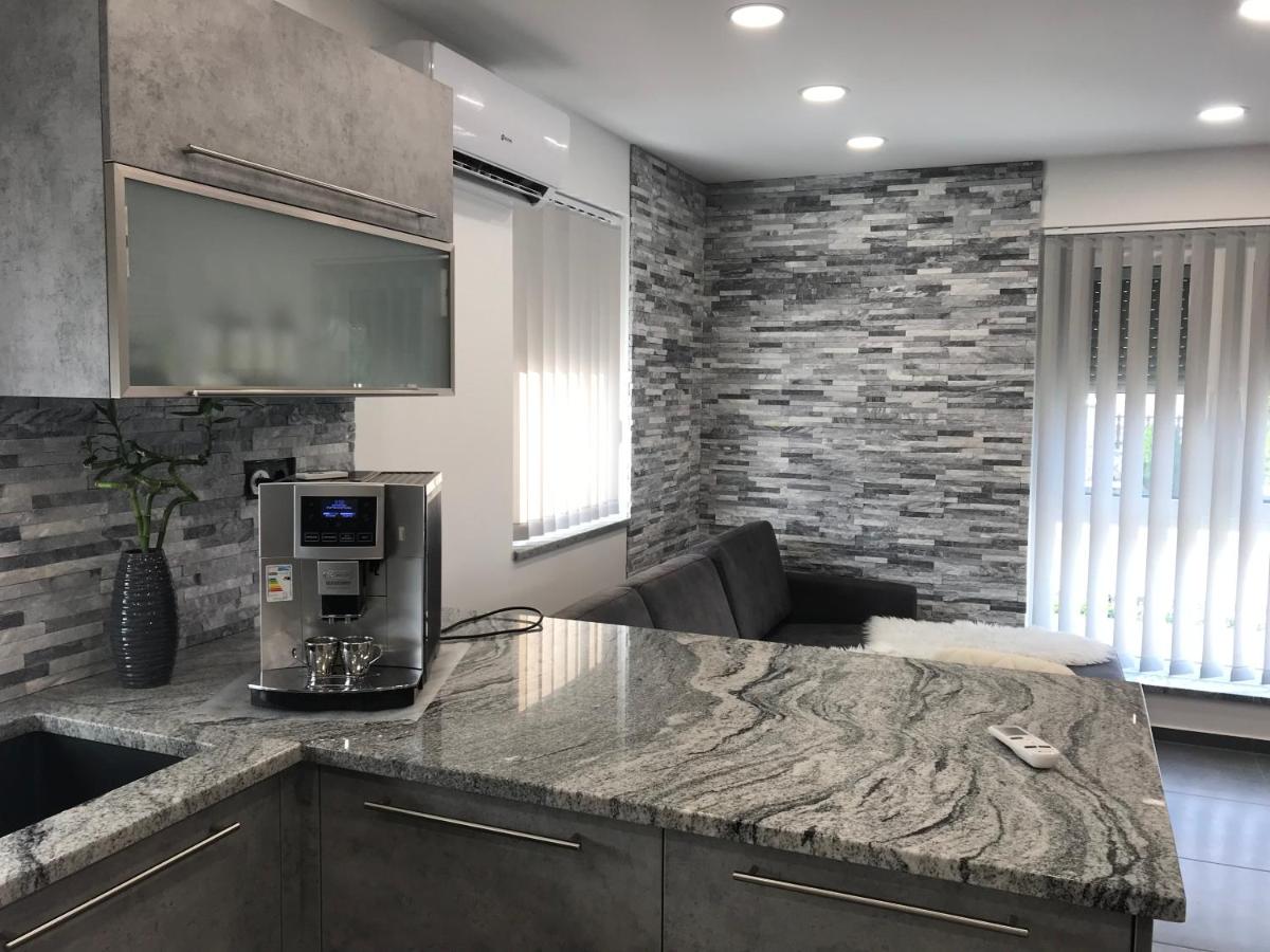 Swiss Apartment - Housity
