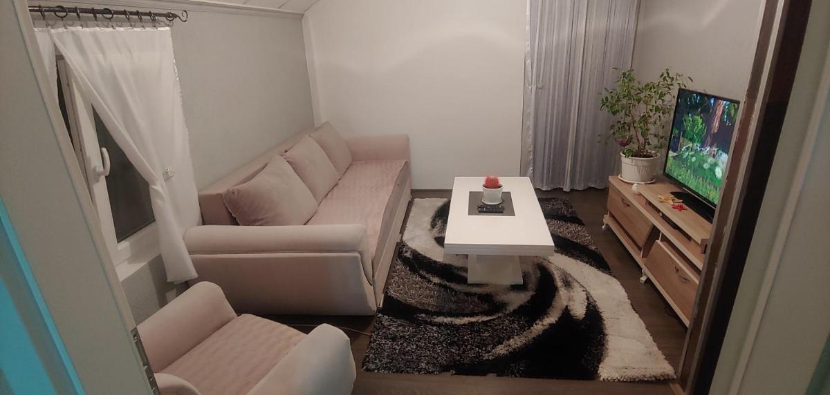 Gra?anica T. Apartman - Housity