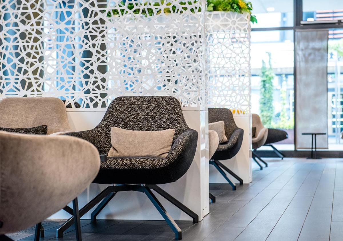 Lake Geneva Hotel - Housity